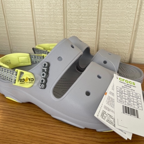 Brand new crocs - Picture 3 of 3